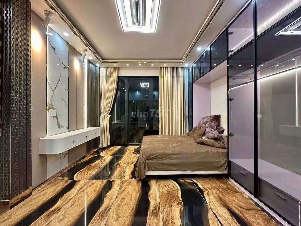 Rent a high-level elevator - full 1979 interior htp Nhà Bè