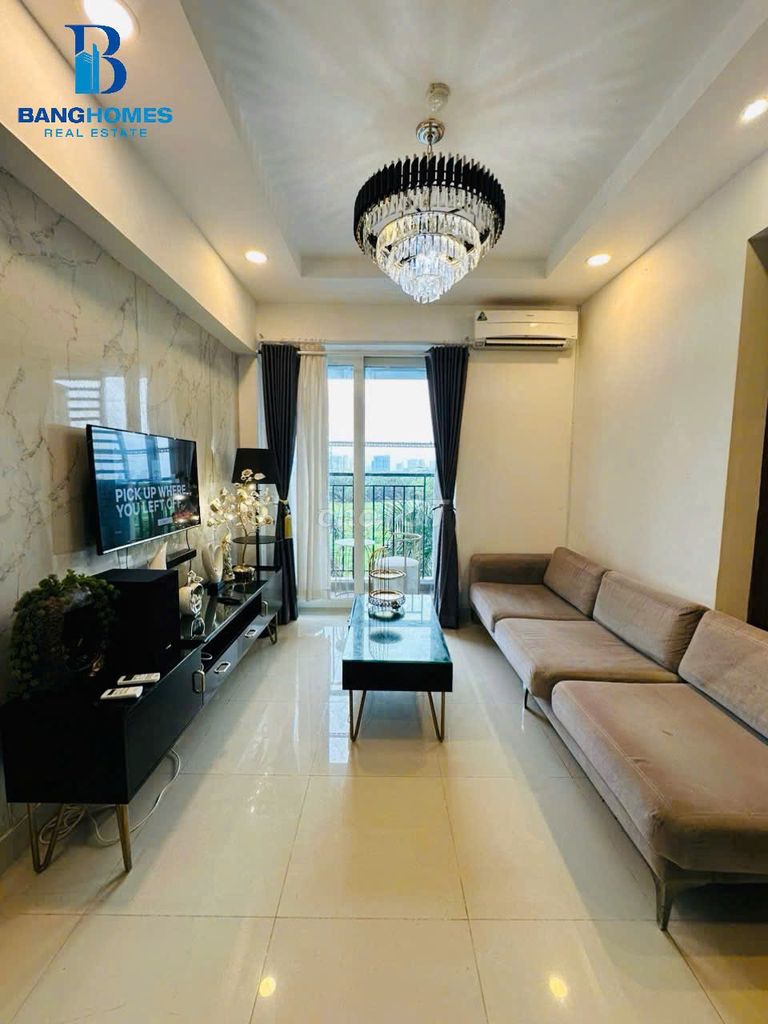 The house's empty. Two rooms. Two toilets. 10.5 million a month.