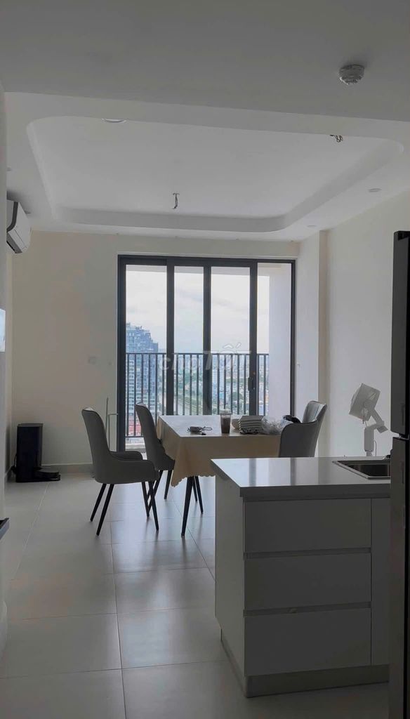 Rent Aurora's apartment 2 bedrooms 68 meters with interiors, right near the Well Bridge.