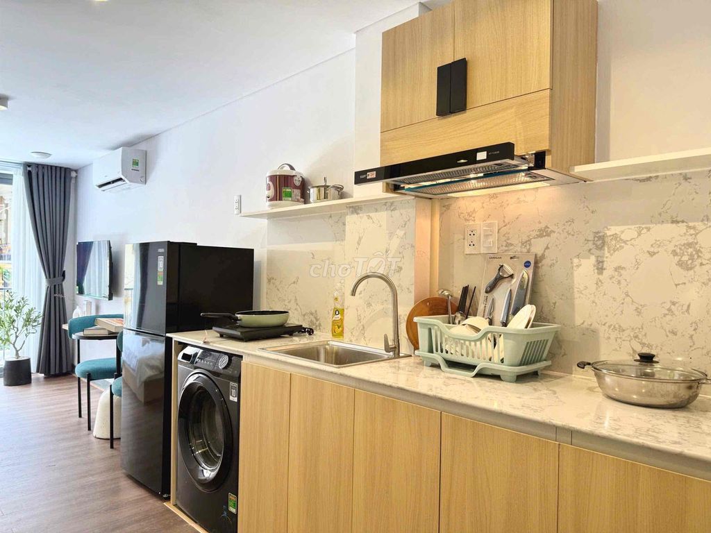 The apartment's right in front of Võ Thị Sáu-- 3-Strengst.
