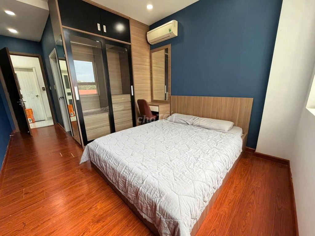 Rent The Botanica two bedrooms full interior