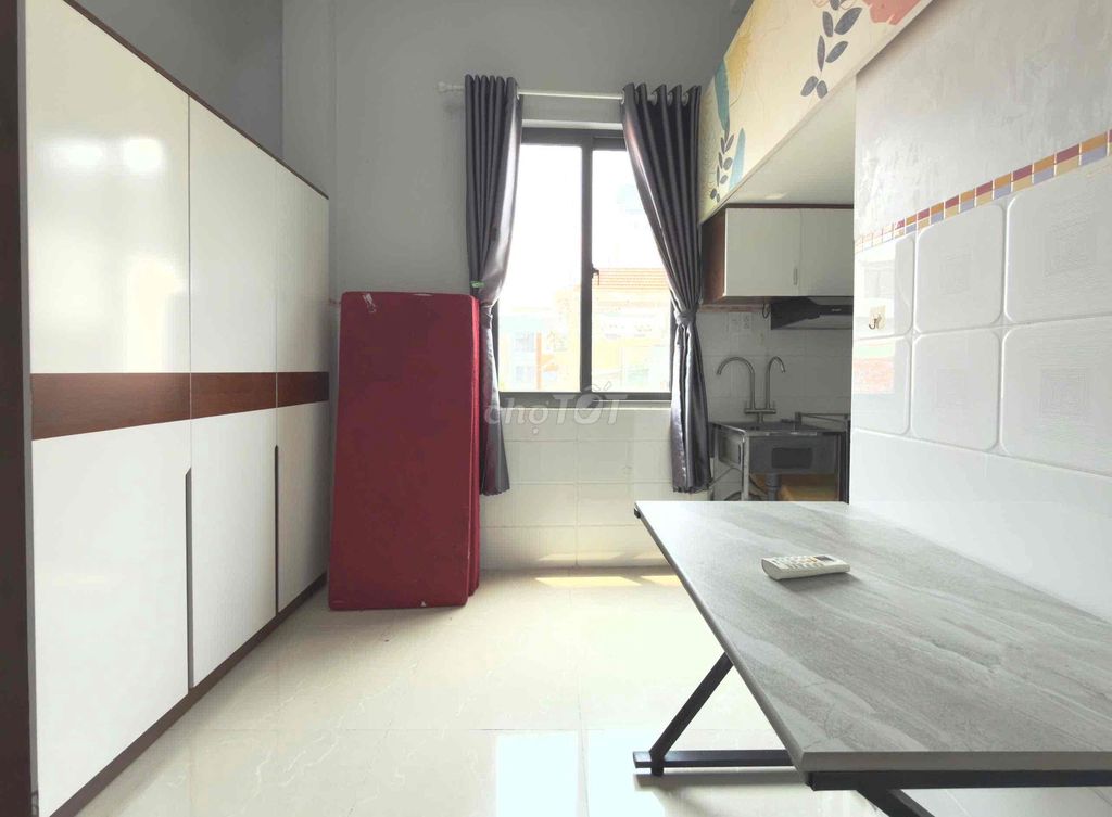 elevators to the sky windows full interior nearly 10,000 square miles