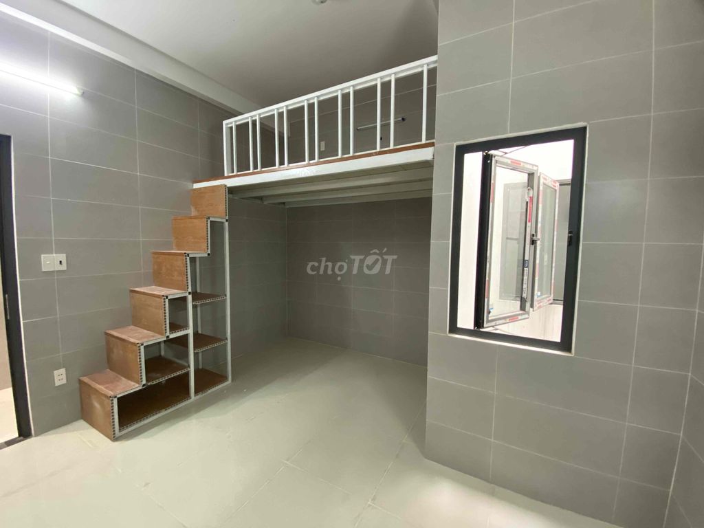 Rent a service apartment near District 9's public college.