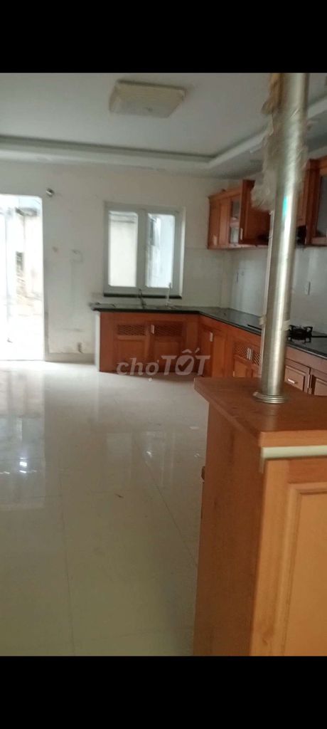 Rent the Lê Thị Riêng villa.