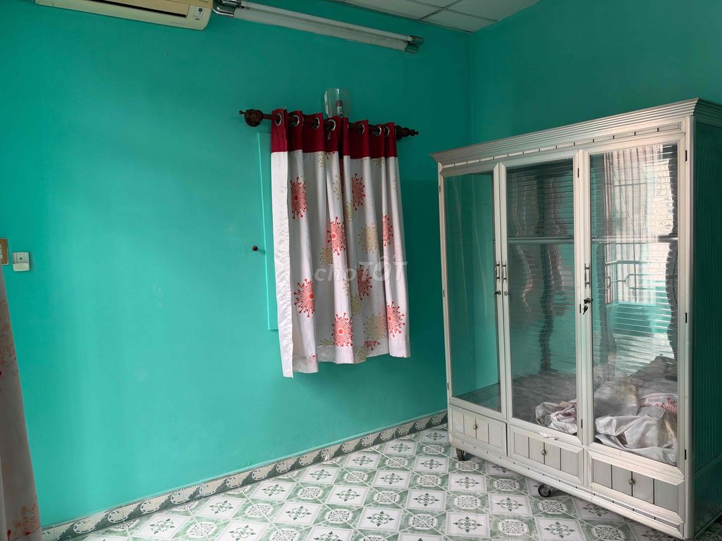 Long-term rental houses, cool comfort, no alleys.