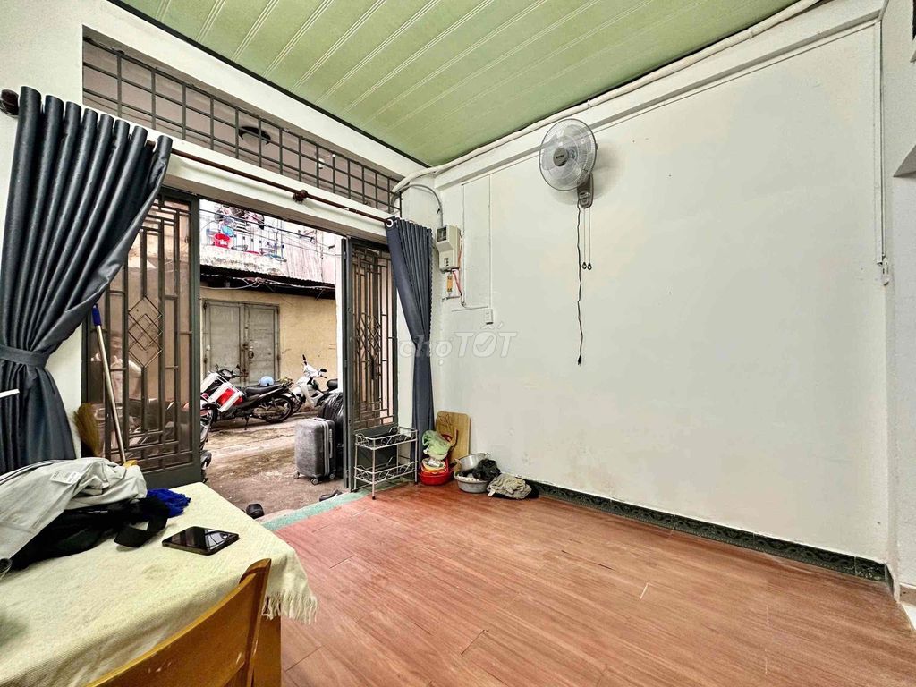 The Full House 4 x 9 meters 1 floor (3 bedroom 1 toilet) 3th Street. Võ Thành Trang. tb