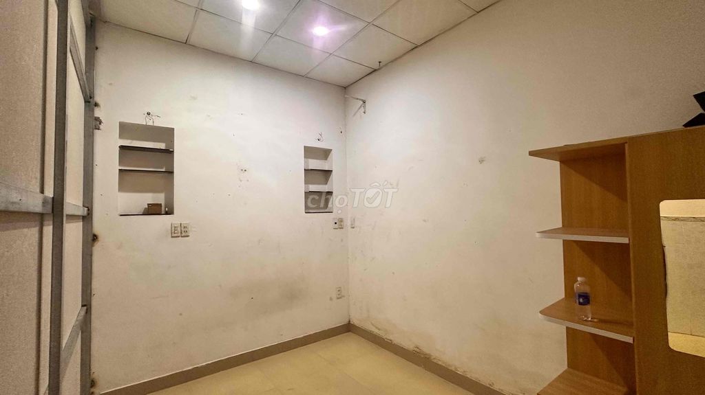 Rent the entire 4th grade house in 50 meters at 351/4 Dragons,