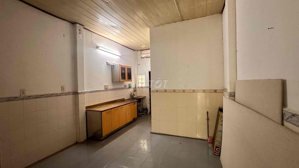 Rent the entire 4th grade house in 50 meters at 351/4 Dragons,