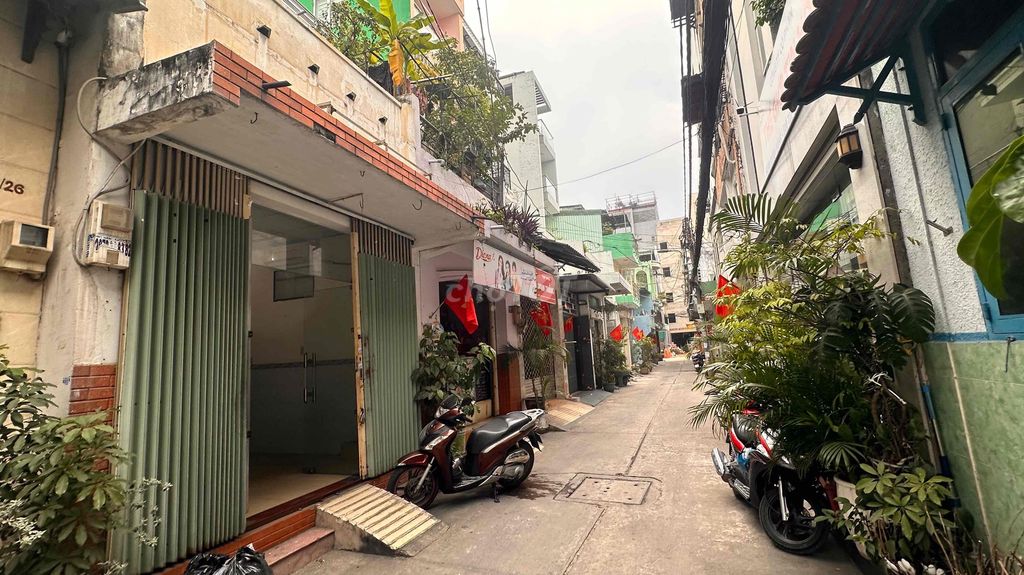 Rent the entire 4th grade house in 50 meters at 351/4 Dragons,