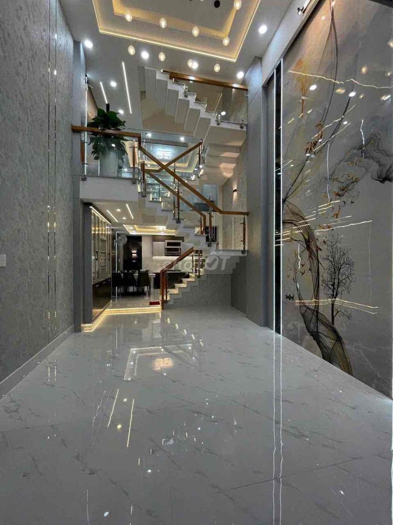 Rent 4 x 14, modern home, 15 million.