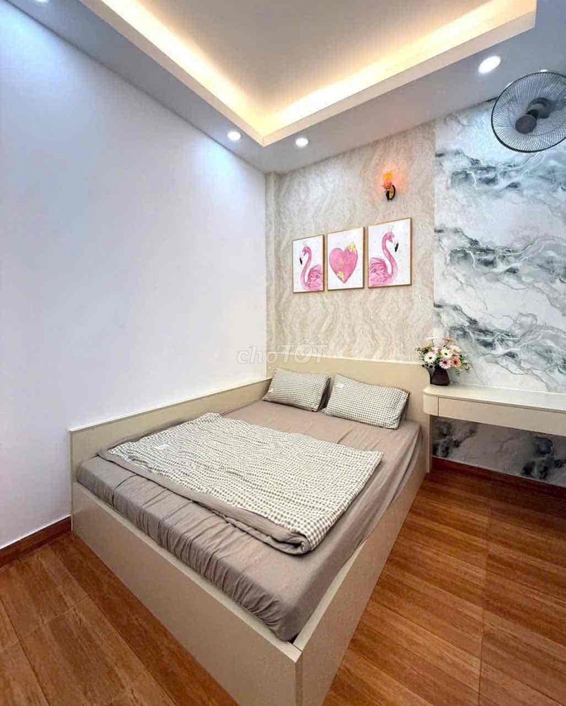 Four bedrooms. Three toilets. 40 meters. Full interior. Lê Đức Thọ outback.
