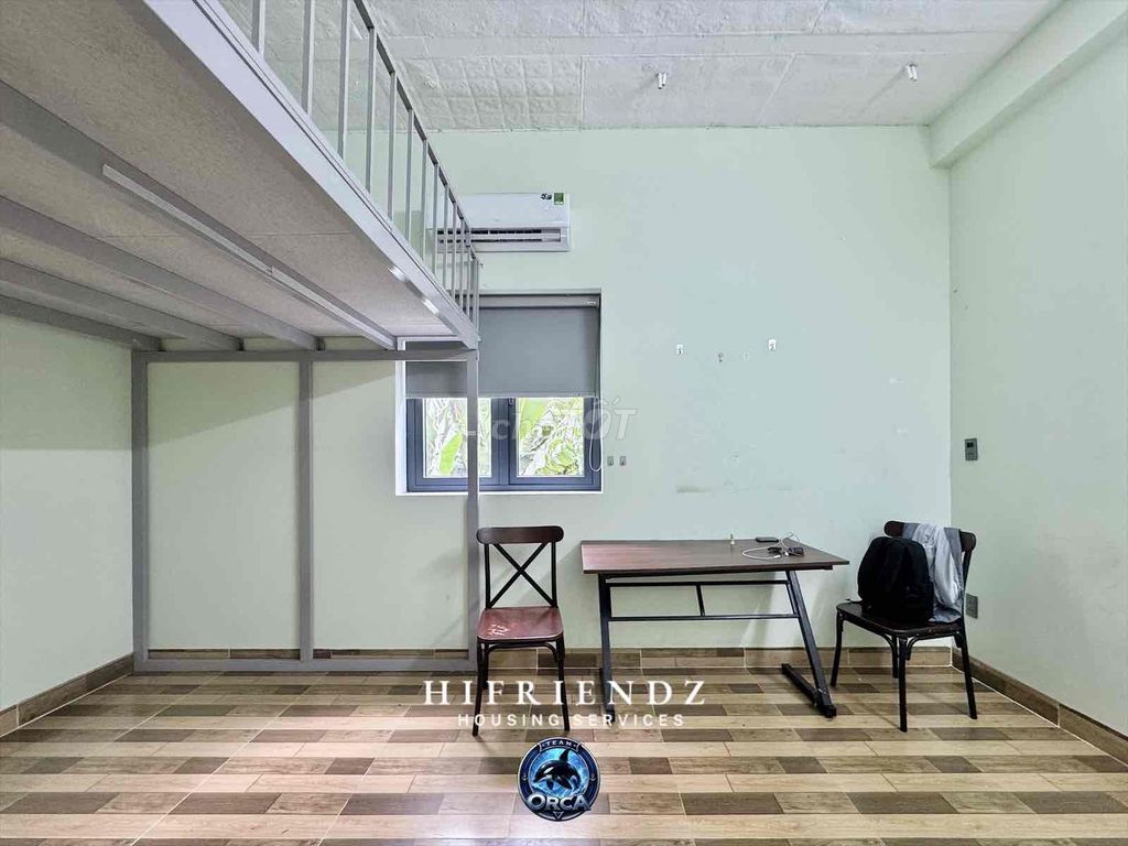 Generic Window Full interior just behind University ueh and dedication