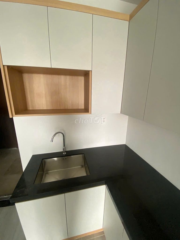 It's the owner who rents three bedrooms just 2.5 million a month.