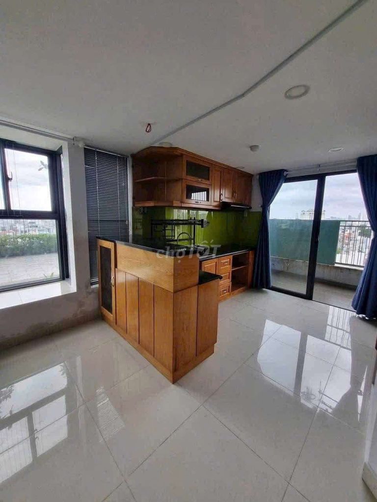 The apartment is a very nice interior toilet, la Astoria District 2 with a pool, cheap