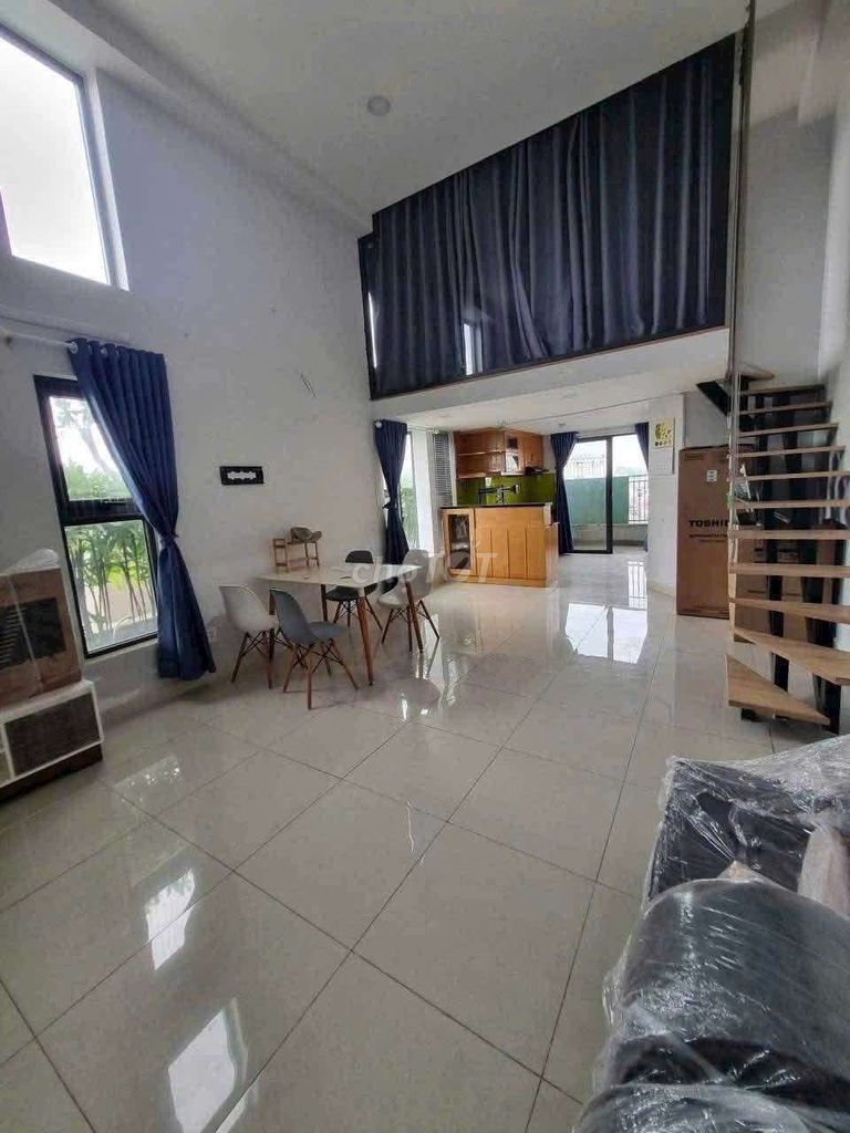The apartment is a very nice interior toilet, la Astoria District 2 with a pool, cheap