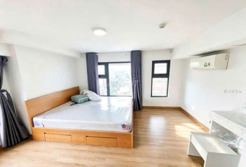 The apartment is a very nice interior toilet, la Astoria District 2 with a pool, cheap