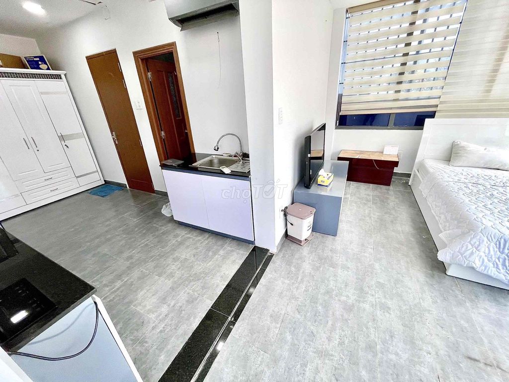 Studio Room, District One.