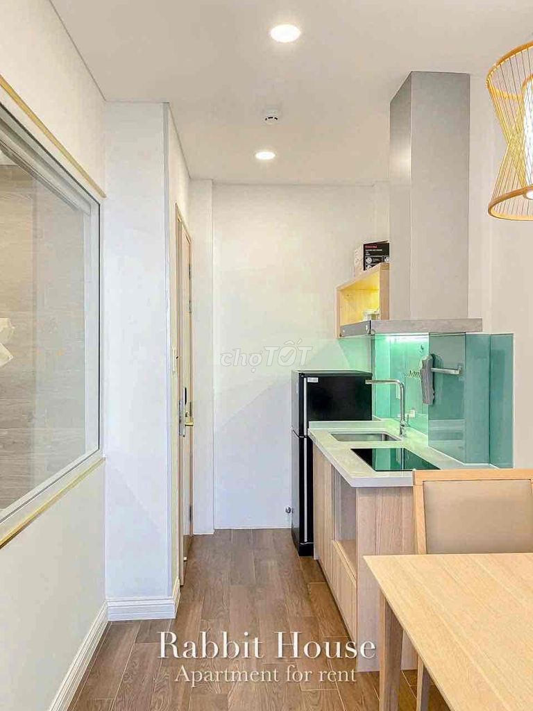 Rent a full-salt service apartment Hai Bà Trưng balcony.