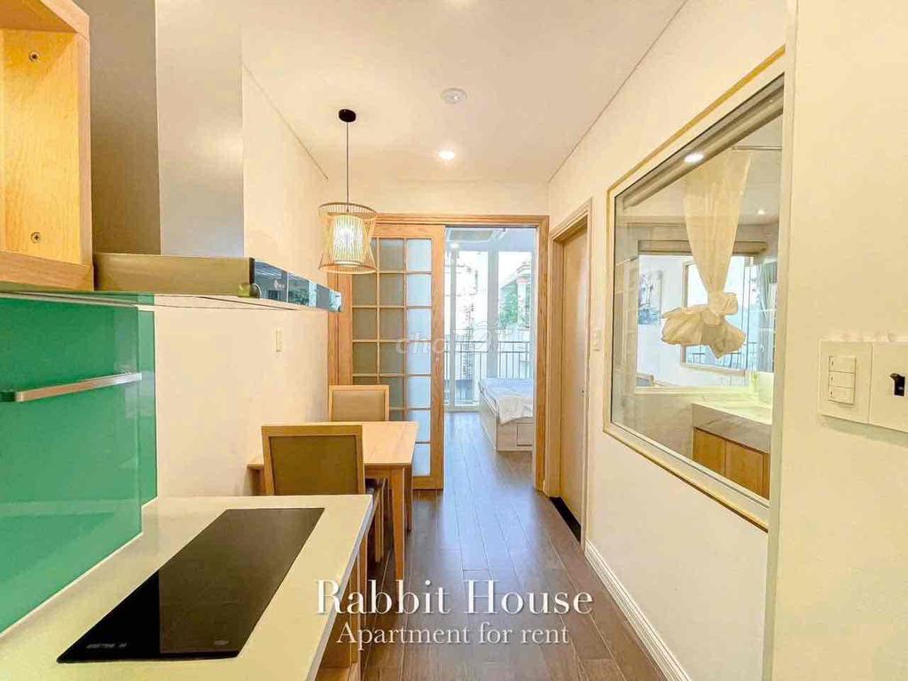 Rent a full-salt service apartment Hai Bà Trưng balcony.