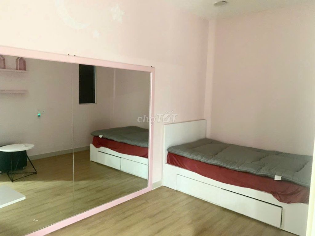 Hope Garden building, 102 Book Book Book Rents 3 bedrooms only 10 million a month.