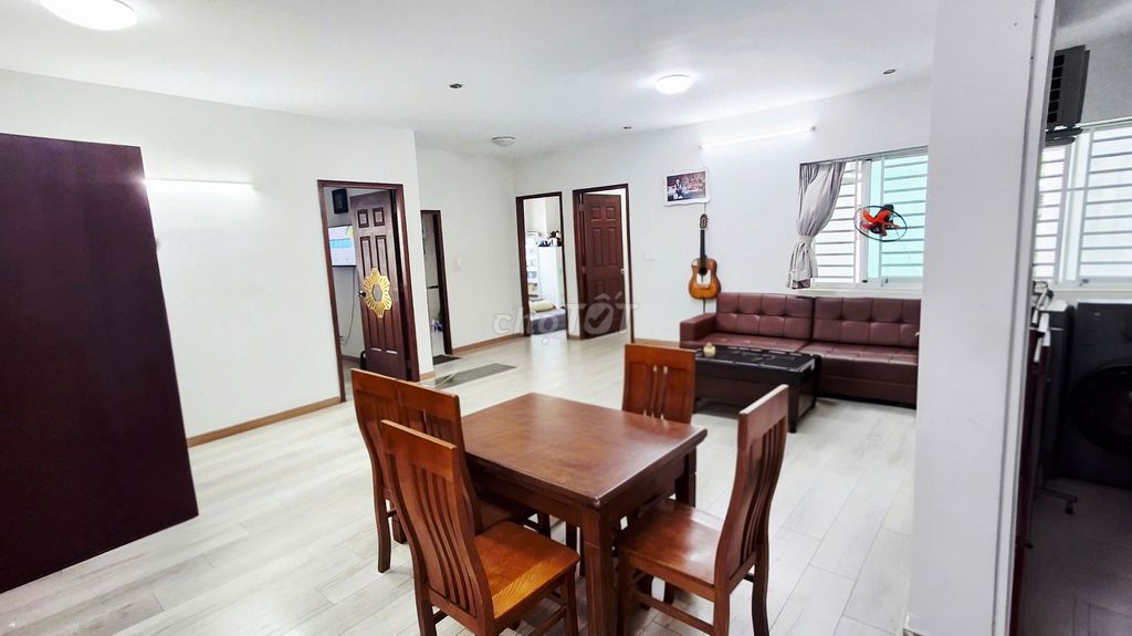 Rent a three-room apartment at Phú Thạnh, full furniture-- a month, 11 million.