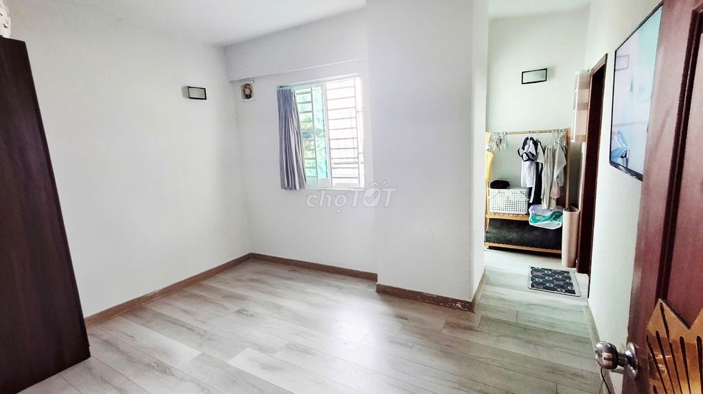 Rent a three-room apartment at Phú Thạnh, full furniture-- a month, 11 million.