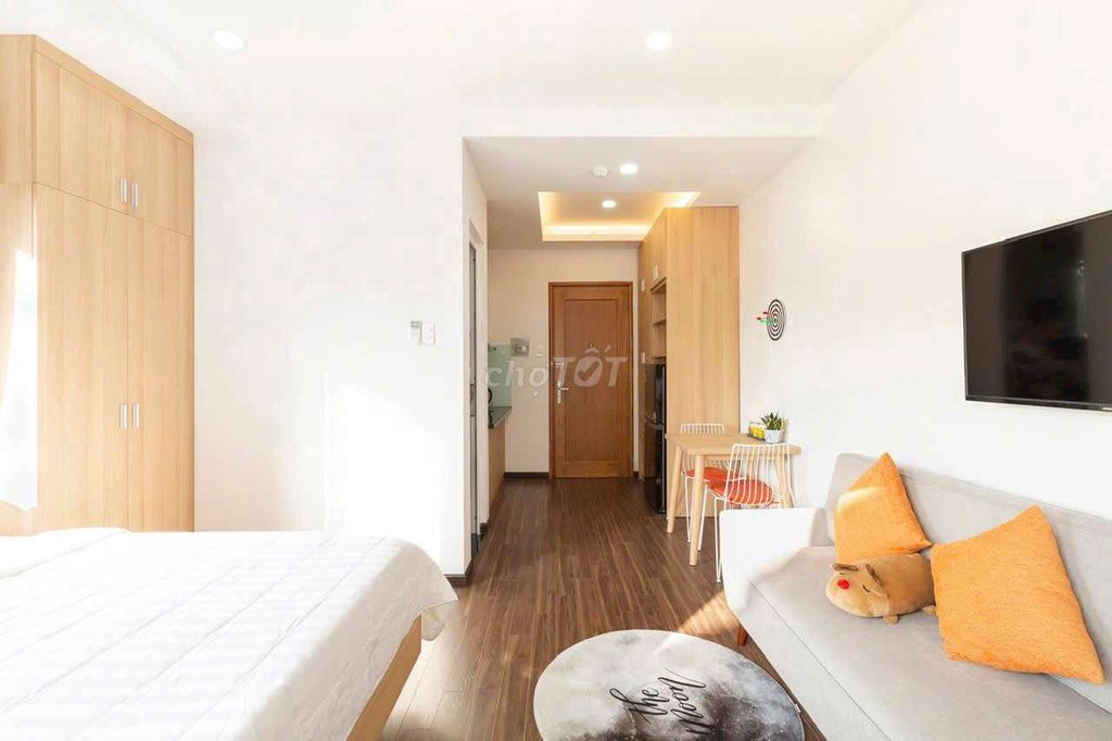 modern design studio - sunbacketing balcony