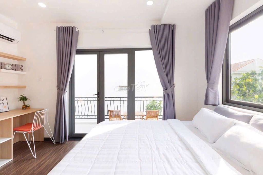 modern design studio - sunbacketing balcony