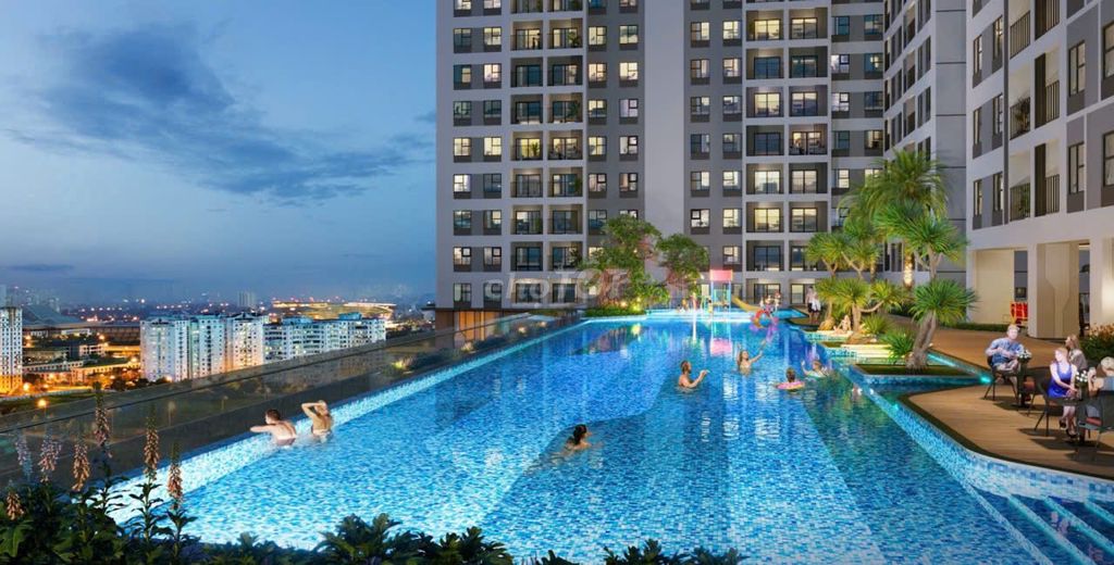 The nice privia fills out the view in the pool. Two bedrooms full of high-end furniture.