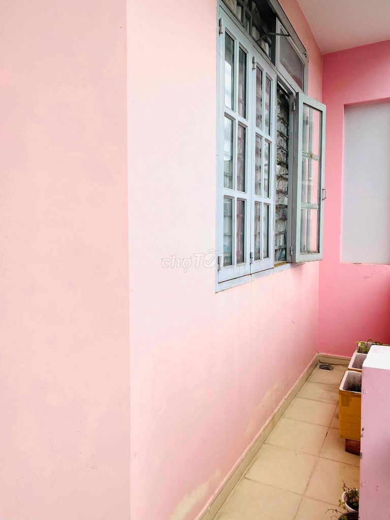 a balcony room, quiet alleyway.