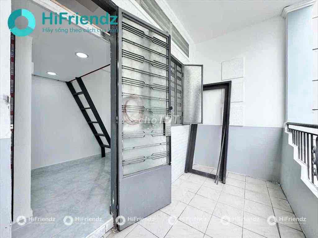 Tell Zhang there's a building with an elevator near the lartech Step.