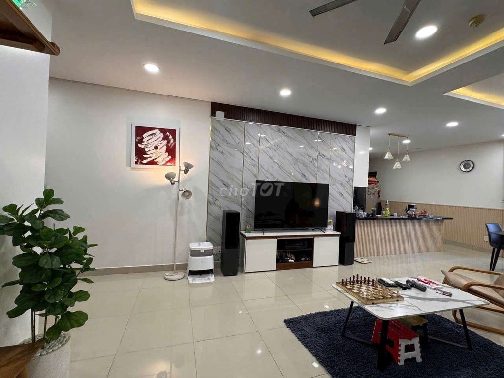 Rent the apartment of three bedrooms. DecorfullNT House* BellezaQ7*124 m2.4 million