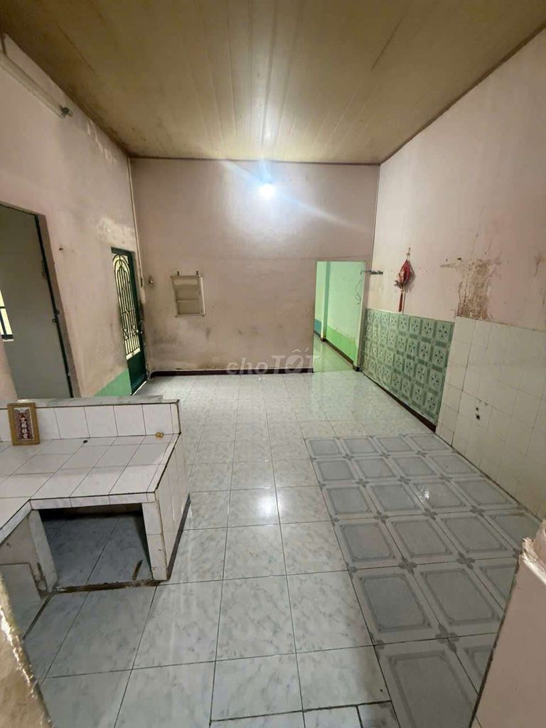 Renting the entire 4th grade An Phú Đông District 12.