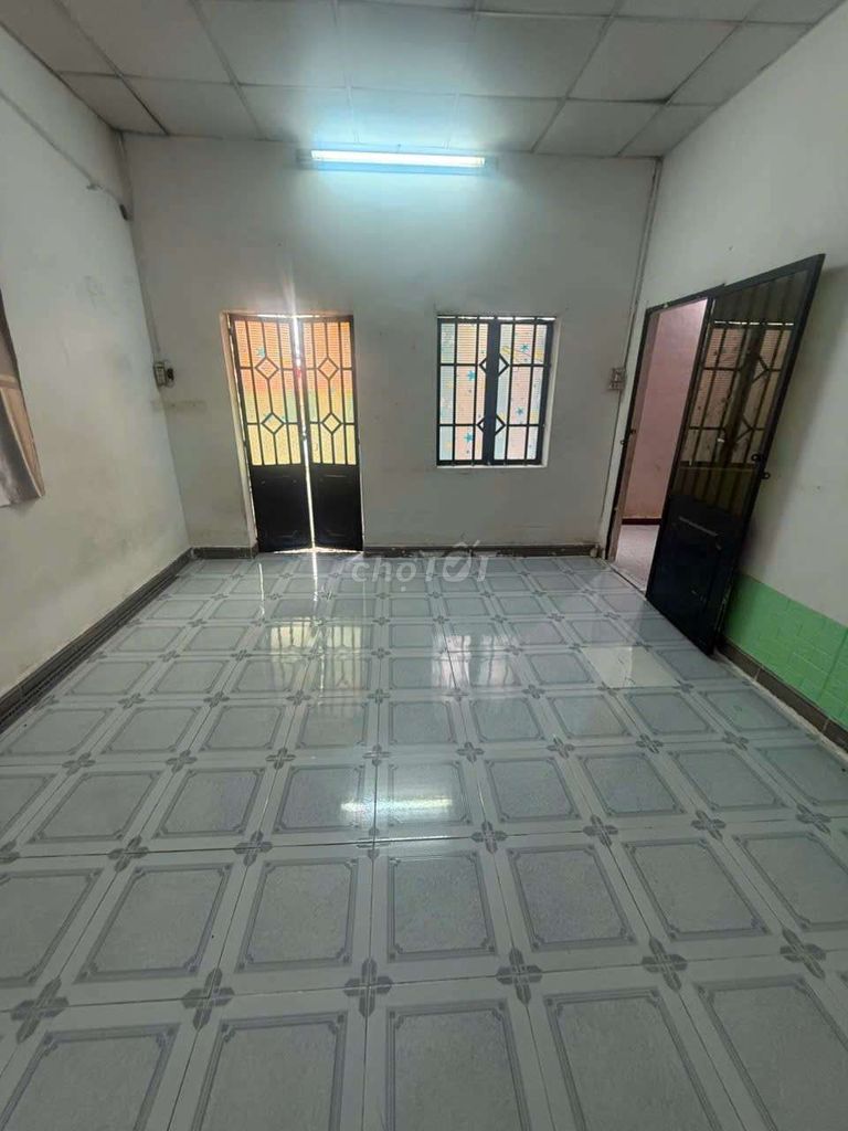Renting the entire 4th grade An Phú Đông District 12.