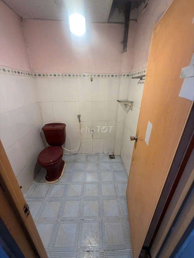 Renting the entire 4th grade An Phú Đông District 12.