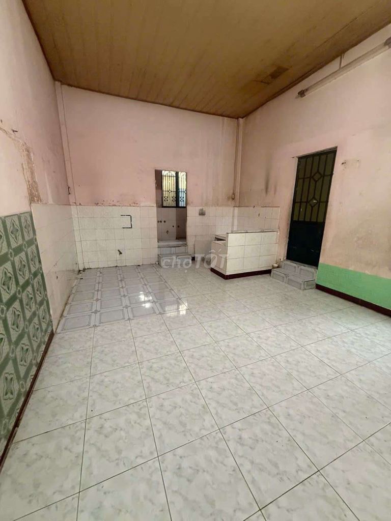 Renting the entire 4th grade An Phú Đông District 12.