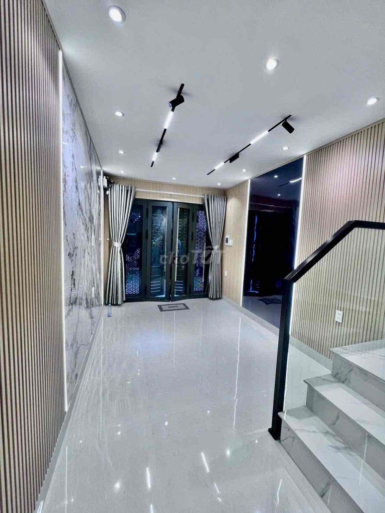 New House Full Seven, 3 x 10 meters 1 floor (Two bathrooms) 3rd floor. Ni Sư Huỳnh Liên