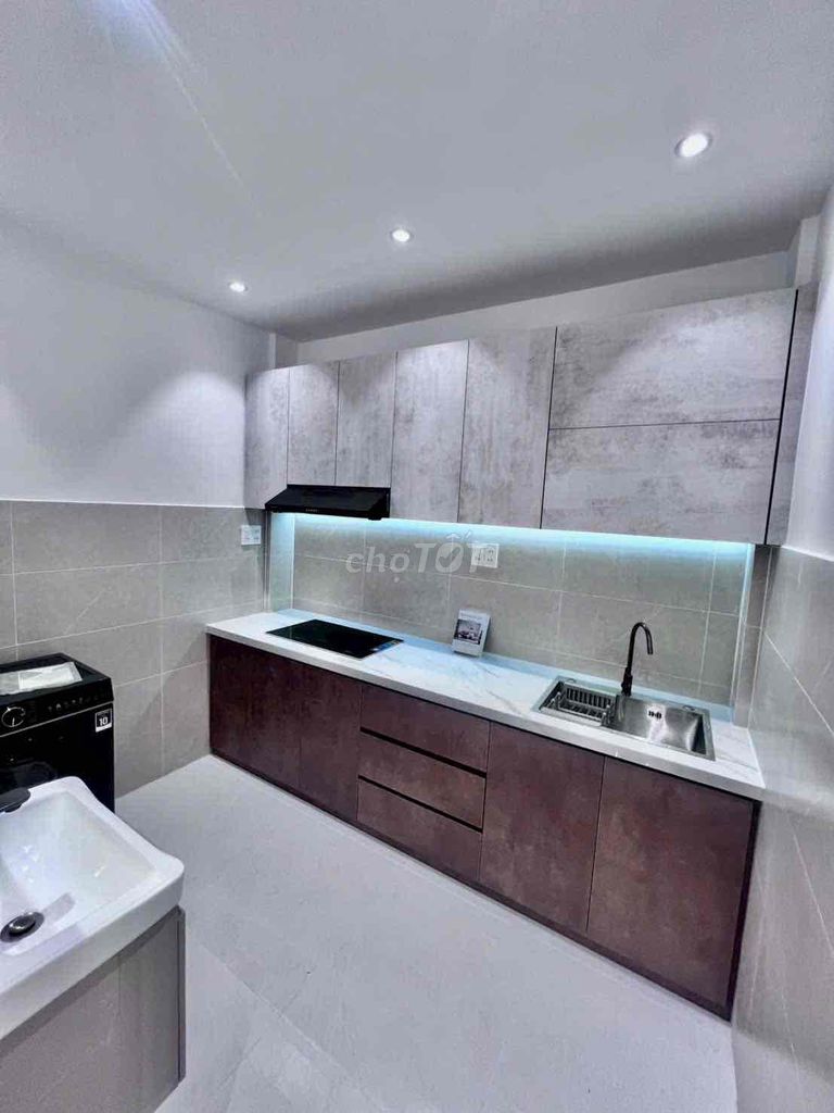 New House Full Seven, 3 x 10 meters 1 floor (Two bathrooms) 3rd floor. Ni Sư Huỳnh Liên