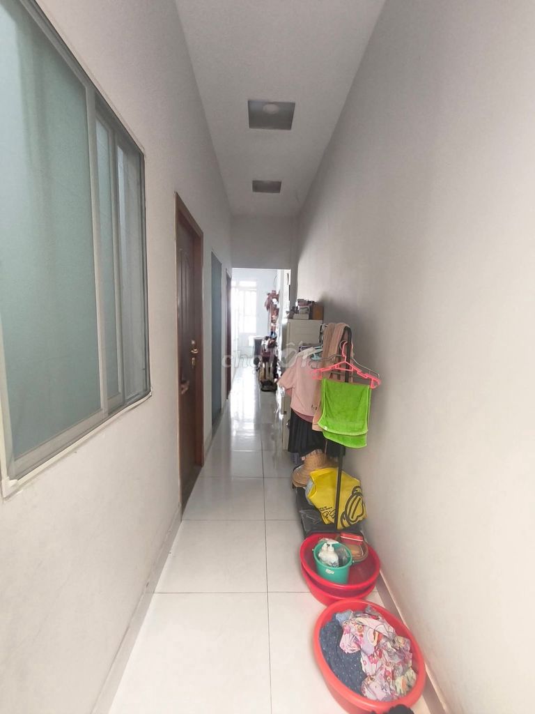 Fourth floor, two o'clock bedrooms.