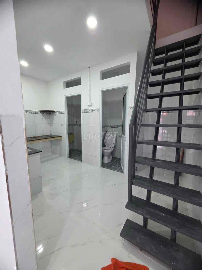 8 million-4 x11 M-1-2 floor bedroom- newChiến Lược market-side missile range