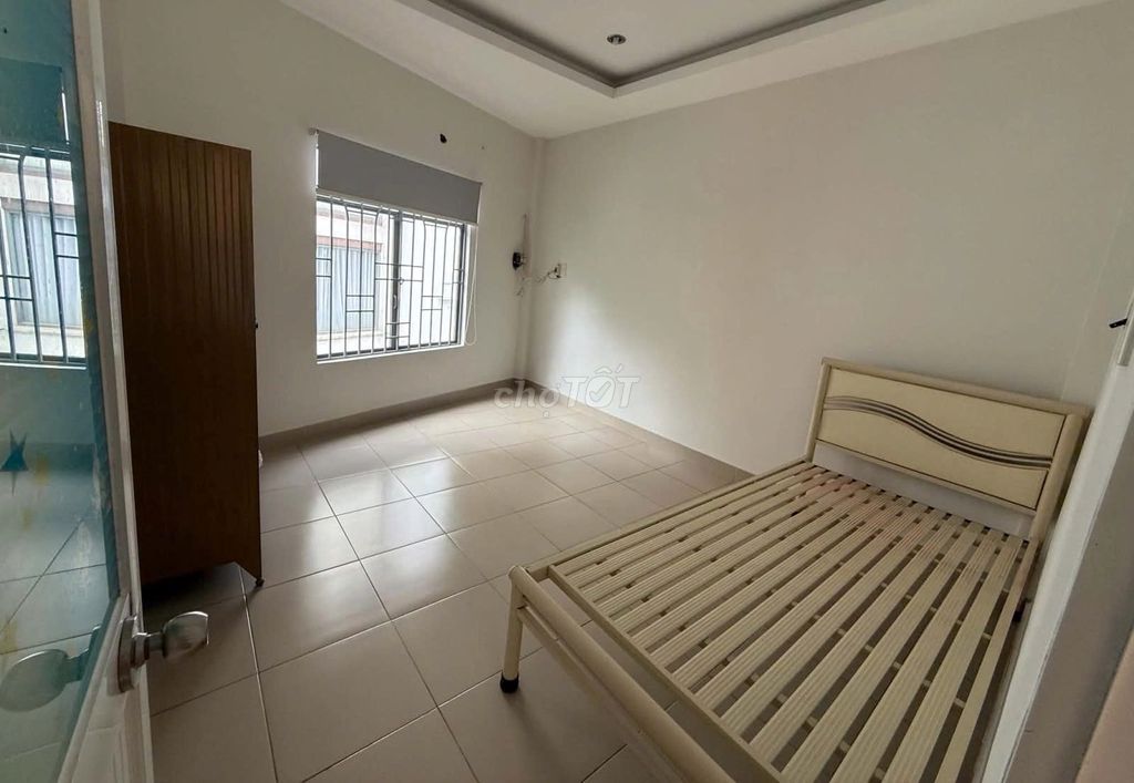 Rent Hoàng Văn Thụ Street, 1802 8, Phú Nhuận district.
