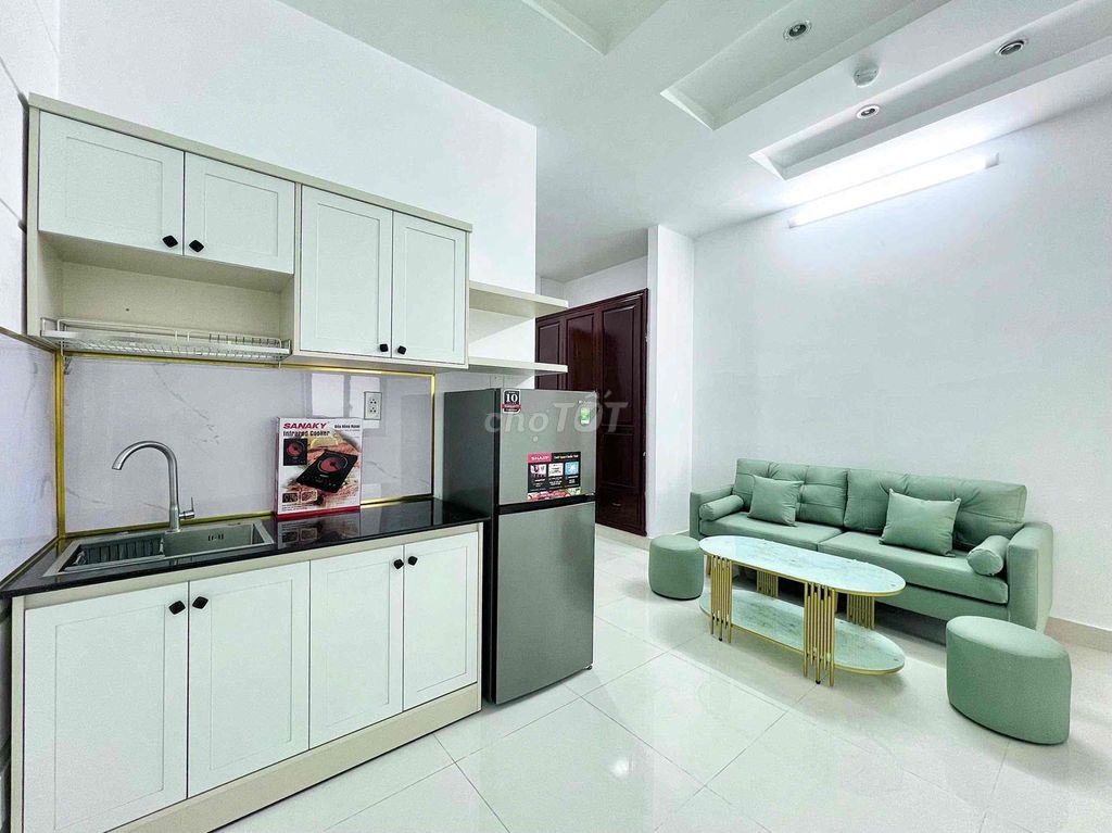 Rent a full-in-the-center bedroom in the middle of the 8th district.
