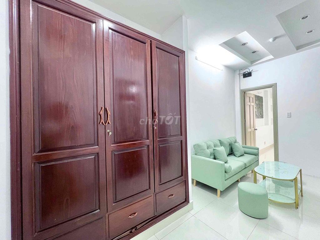 Rent a full-in-the-center bedroom in the middle of the 8th district.
