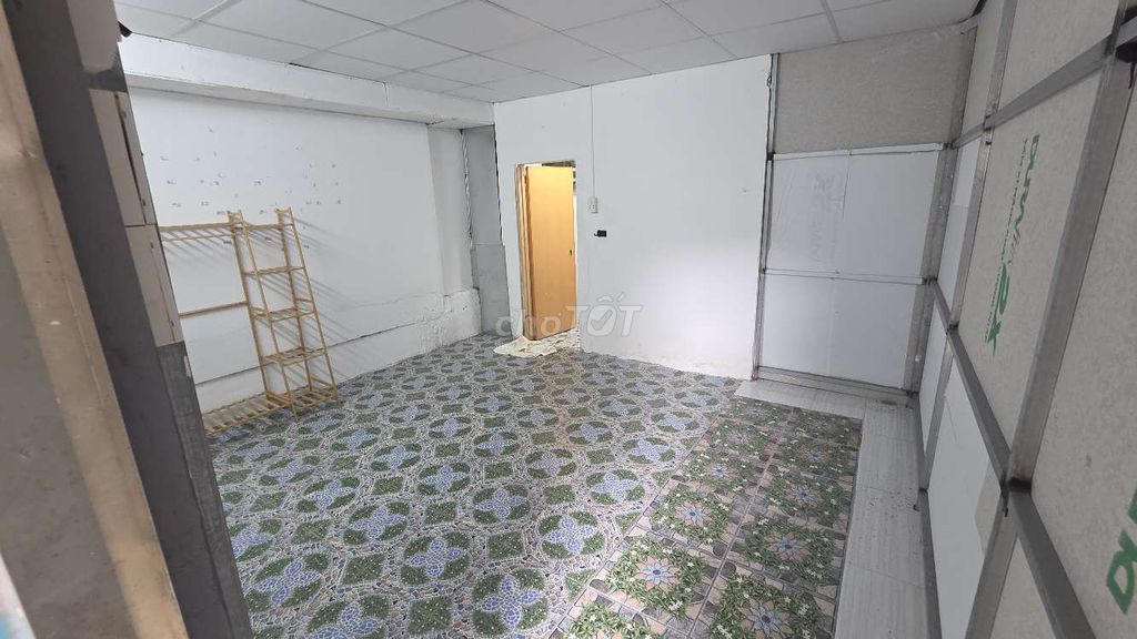 A student's hotel room.