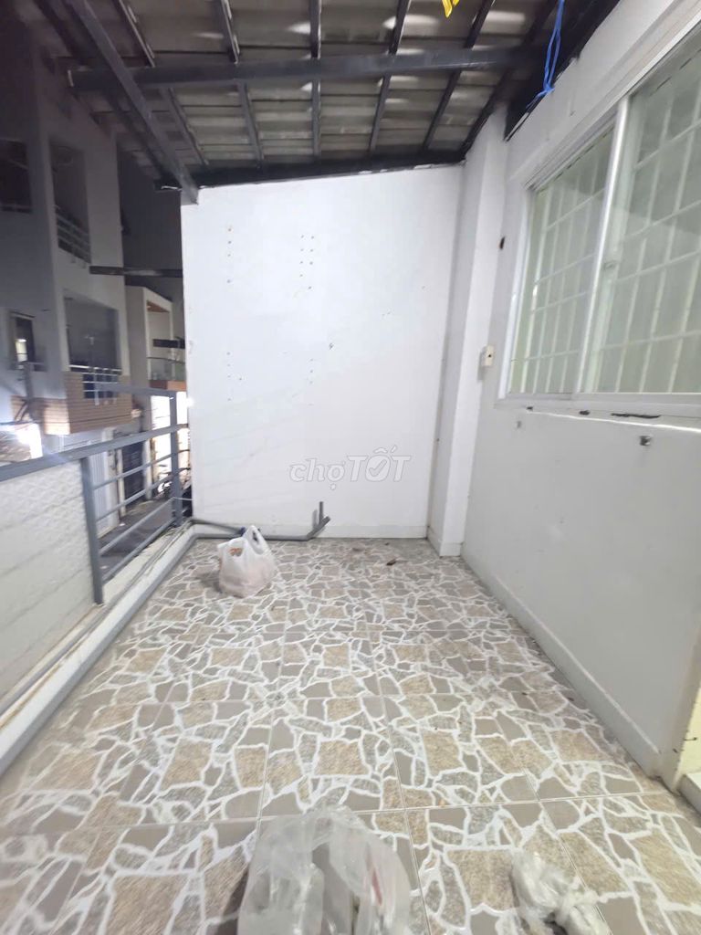 The hxt Lý Chính Thắng house in the same business
