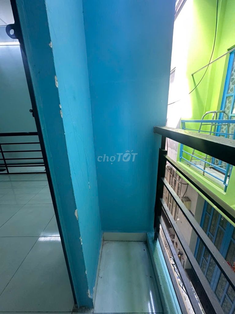 Rent house cheap.
