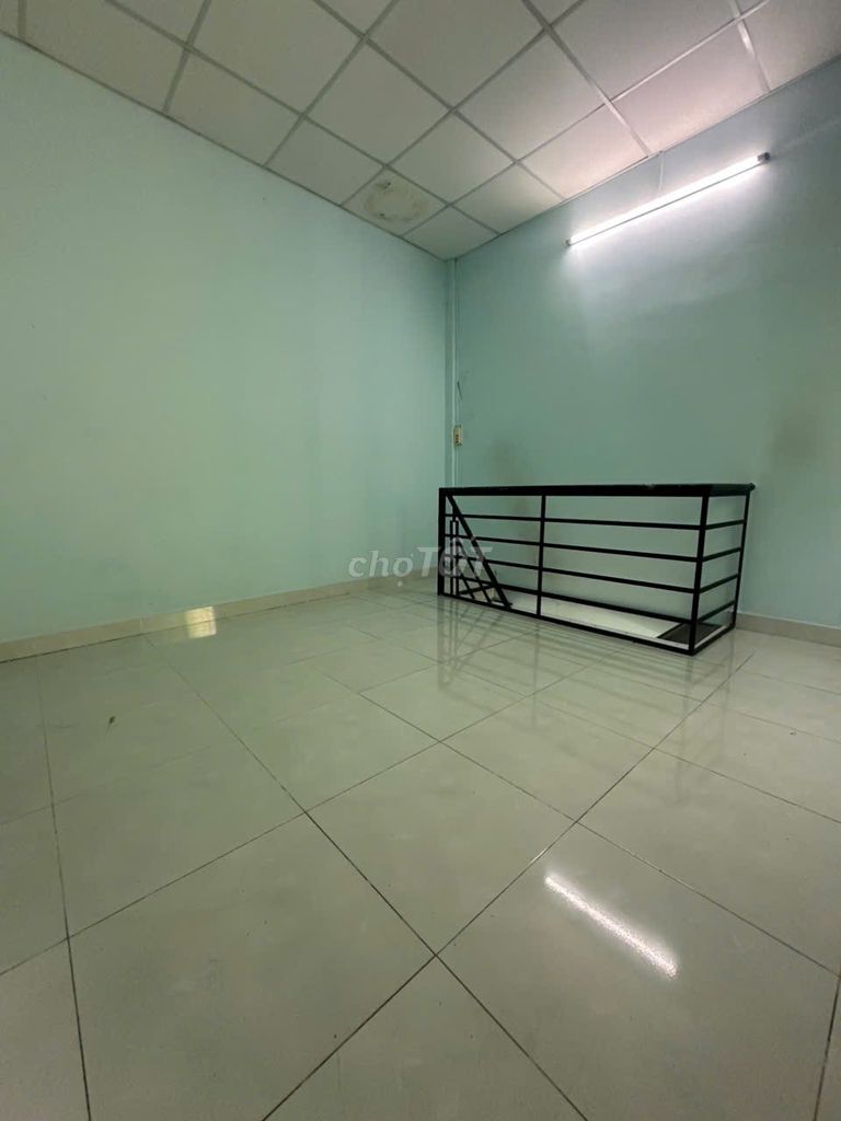 Rent house cheap.