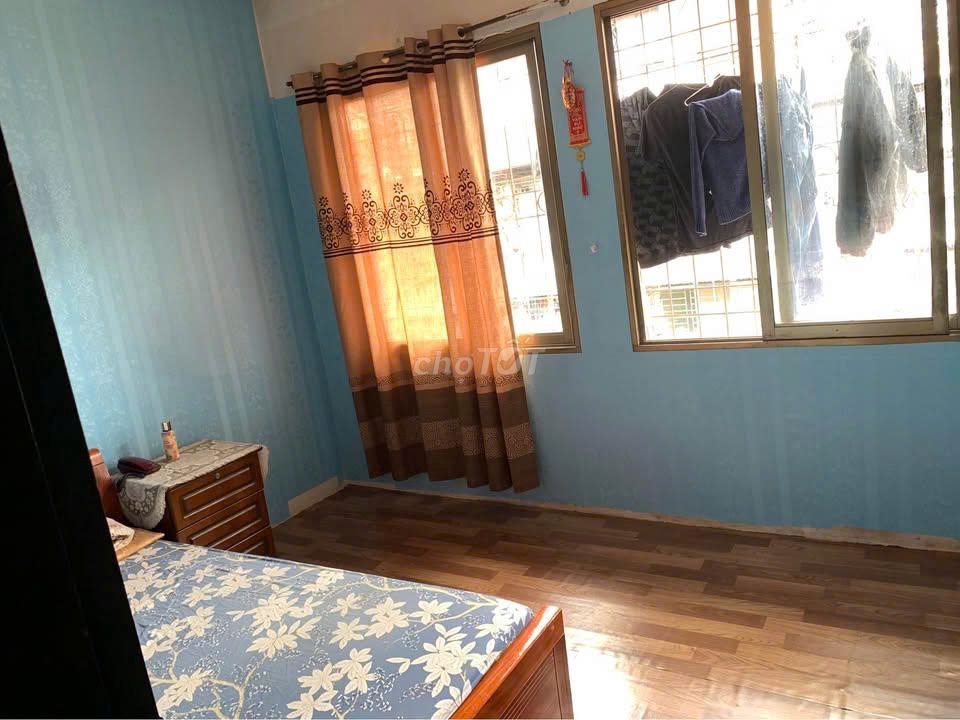 Rent the entire house. 1 Nguyễn Trọng Tuyển is at 14 million a month.