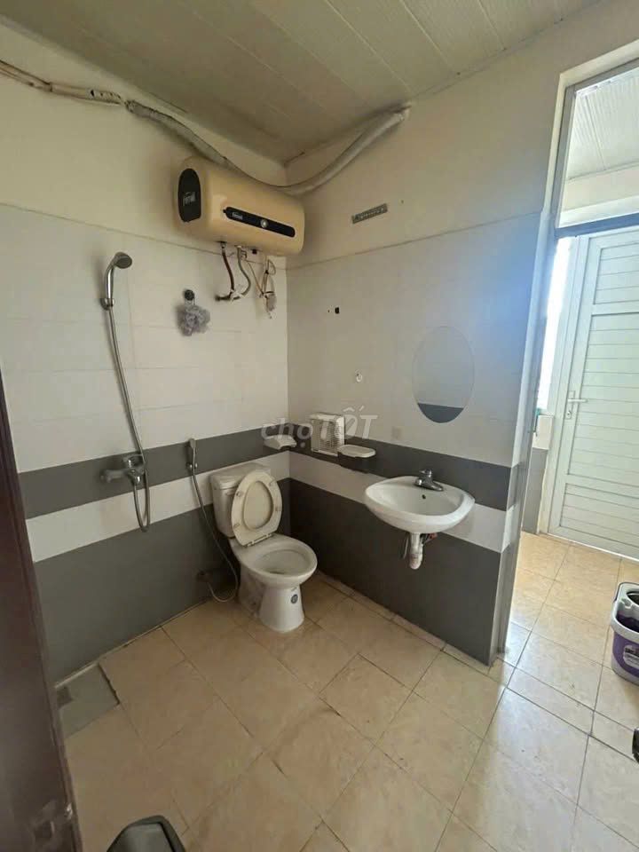 Rent the entire house. 1 Nguyễn Trọng Tuyển is at 14 million a month.