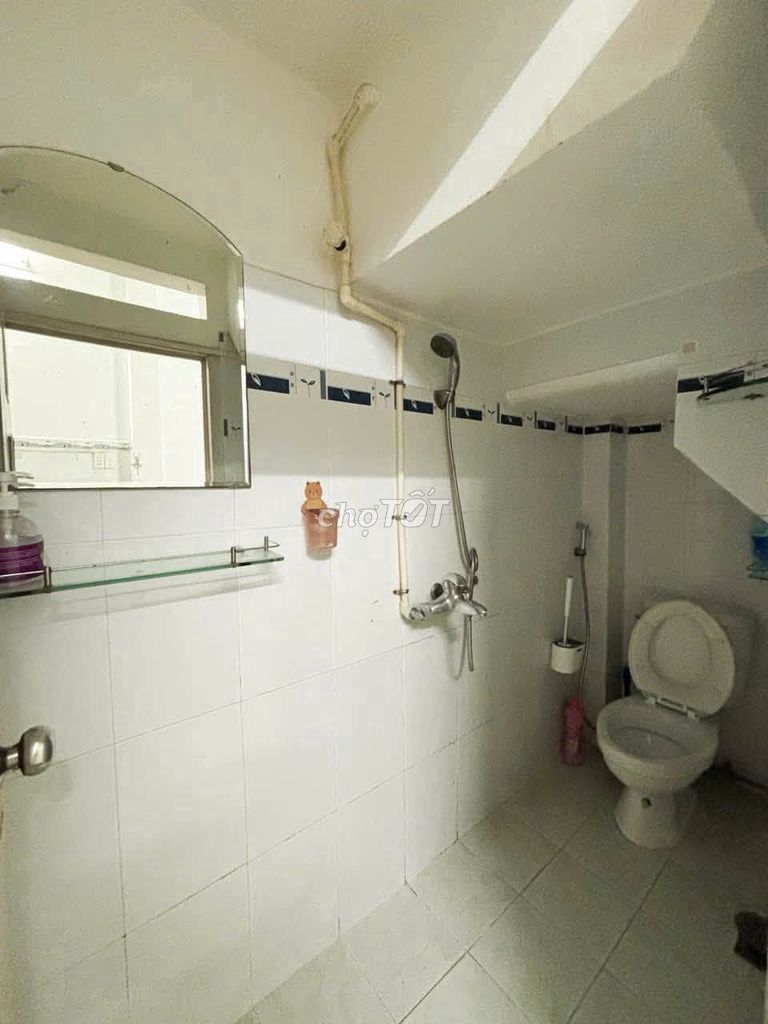 Renting the entire district of three bedrooms, two bedrooms, three-watch alleys.